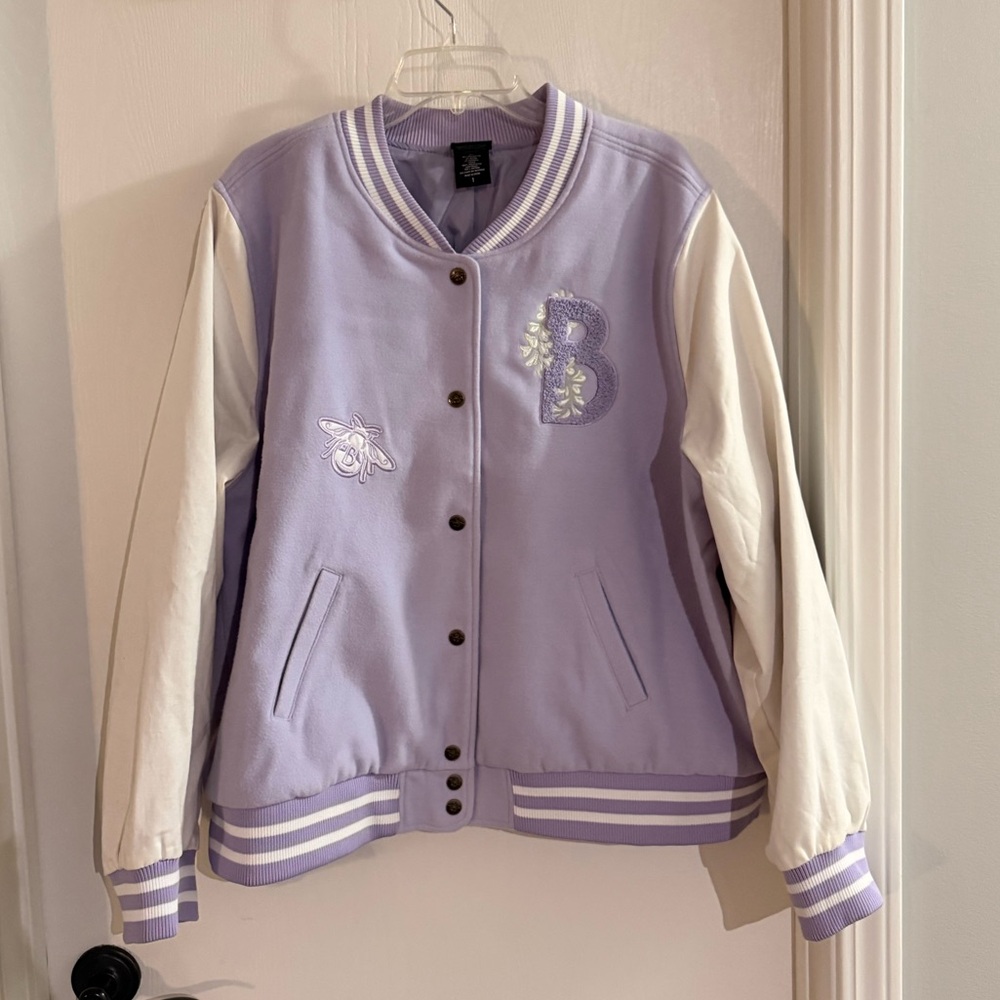 Her Universe Bridgerton 1X Lavender and White Varsity Jacket *never worn* - Picture 4 of 10